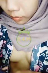 Jilbab Sange Remes Toket Sendiri